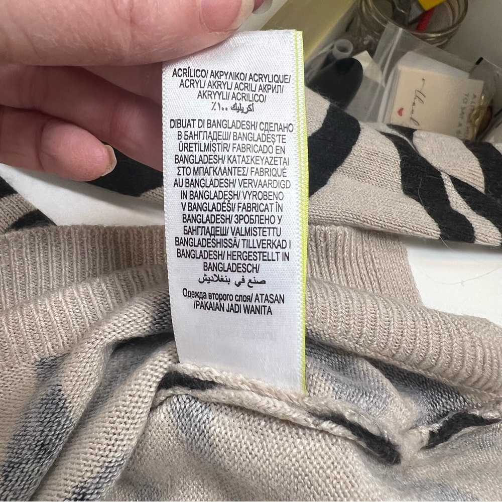 Marks & Spencer Zebra Print Crew-Neck Lightweight Sweater - Size8 - Picture 7 of 9